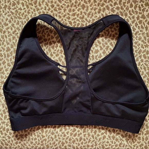 Sexy Sportsbra - Picture 2 of 2